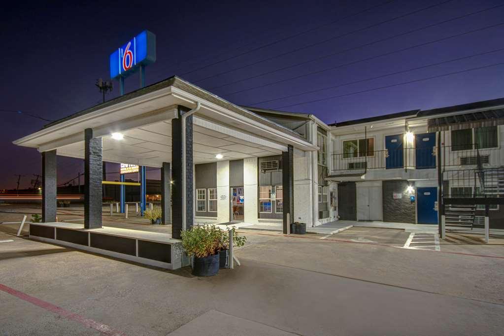 Motel 6 Fort Worth - Northside Buitenkant foto