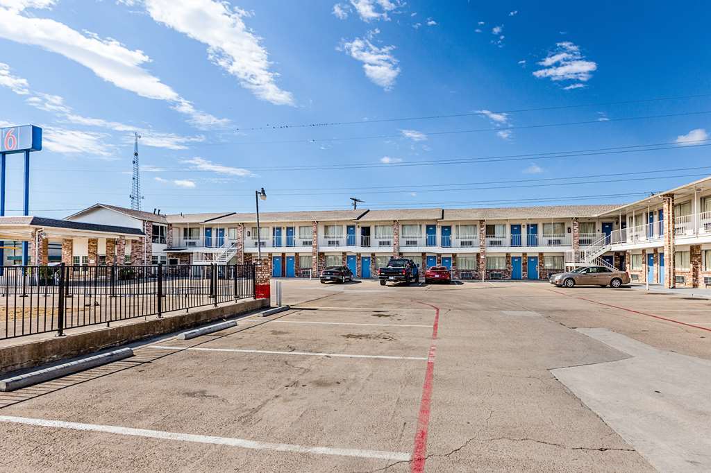 Motel 6 Fort Worth - Northside Buitenkant foto